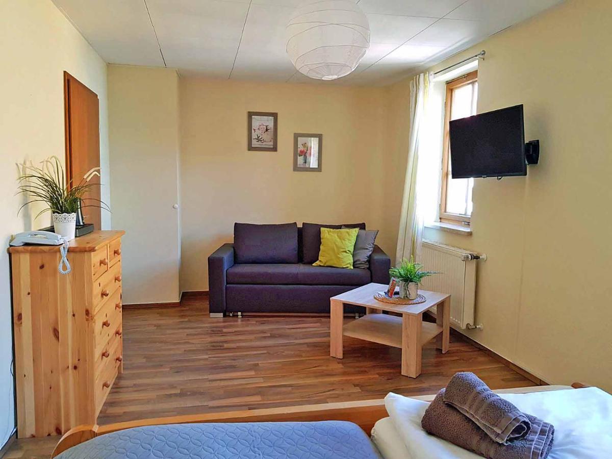 Thueringer Landhotel Edelhof Uhlstädt المظهر الخارجي الصورة