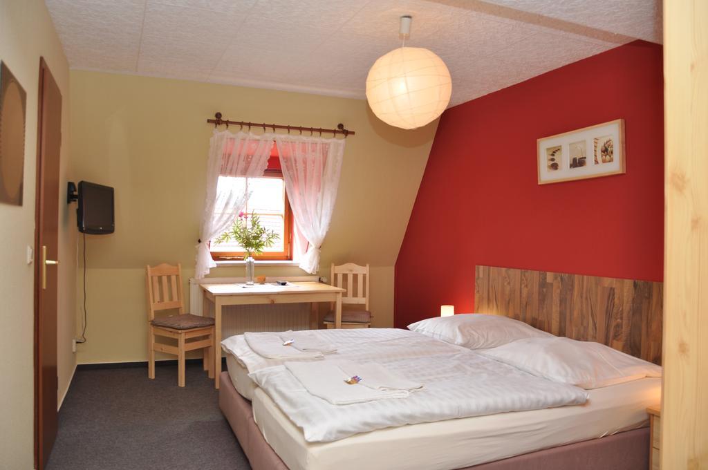Thueringer Landhotel Edelhof Uhlstädt المظهر الخارجي الصورة